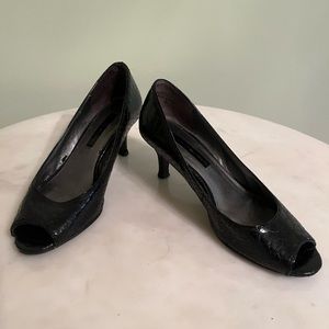 Bandolino Size 6 leather open toe pumps